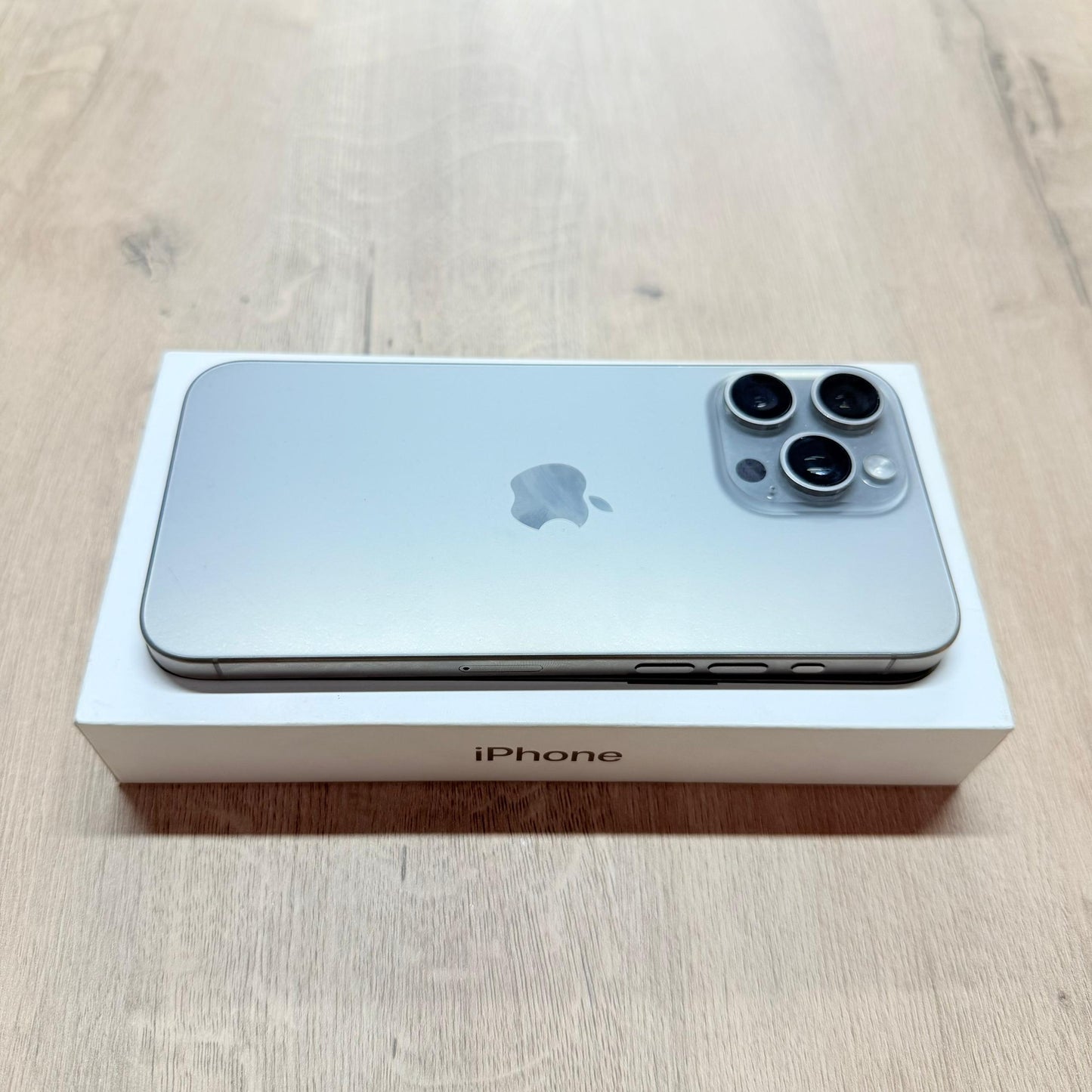 Used iPhone 15 Pro Max 512GB - Natural Titanium