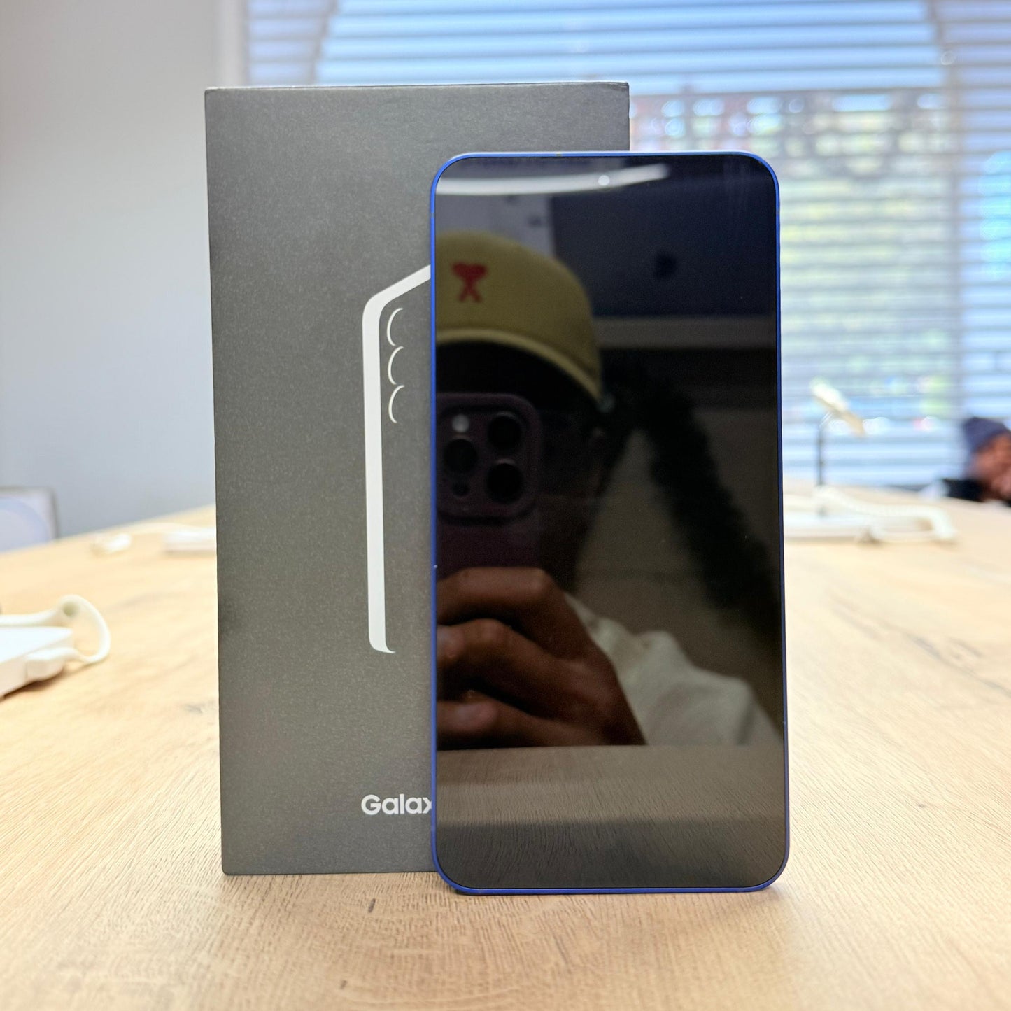 Used Samsung S25 256GB - Navy