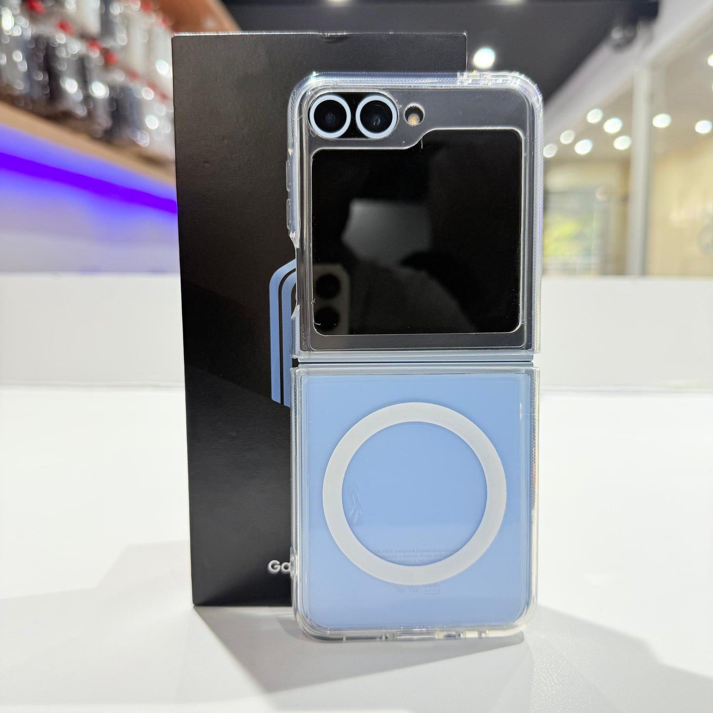 Used Samsung Z Flip 6 256GB - Blue