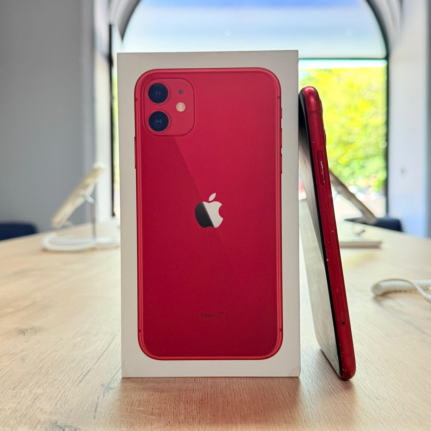 Used iPhone 11 - 64GB Red