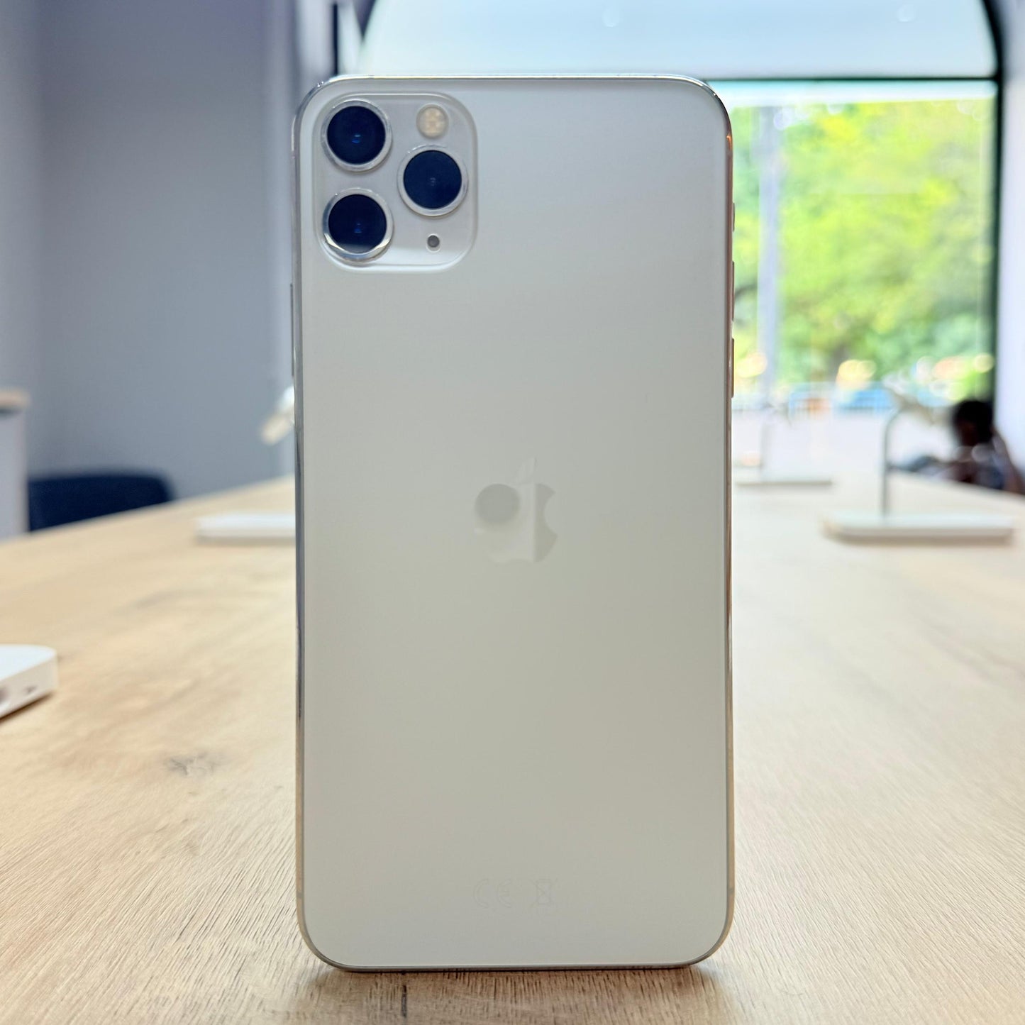 Used iPhone 11 Pro Max 256GB - Silver