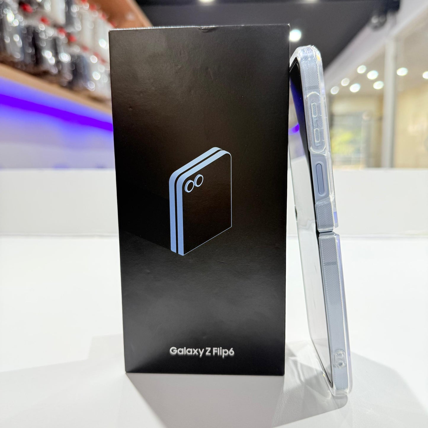 Used Samsung Z Flip 6 256GB - Blue