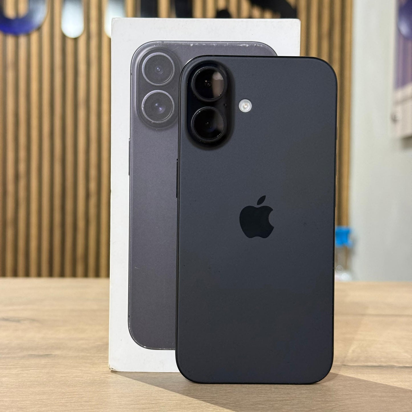 Used iPhone 16 128GB - Black