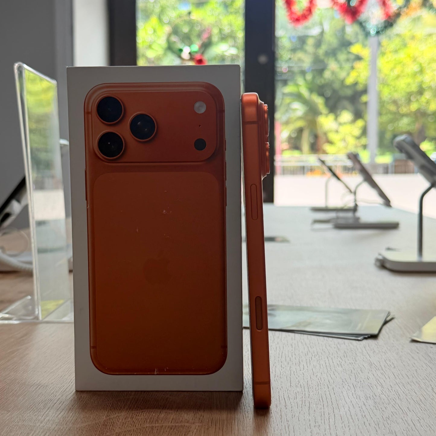 Used iPhone 17 Pro Max 256GB - Cosmic Orange/BH - 100%