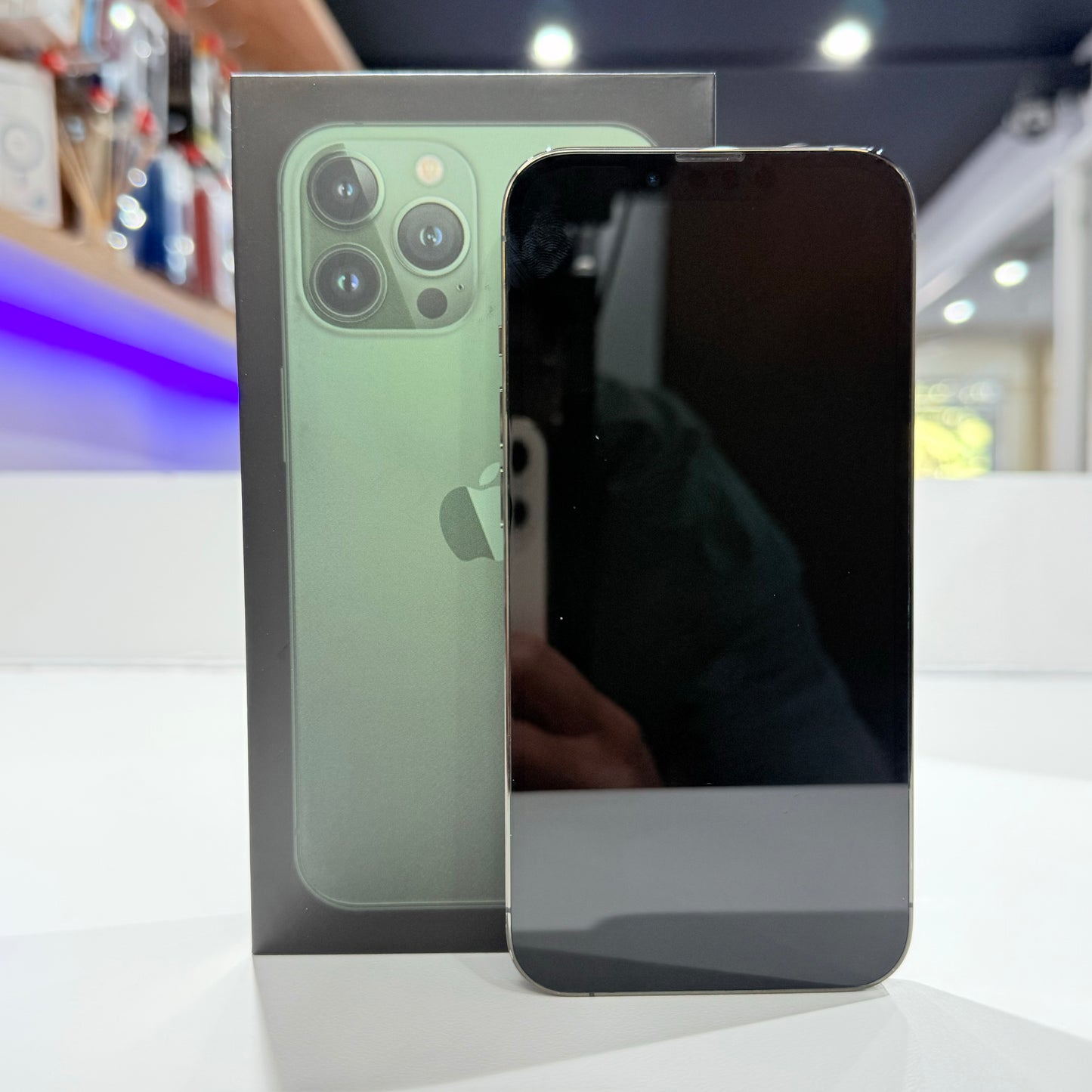 Used iPhone 13 Pro 256GB - Alpine Green