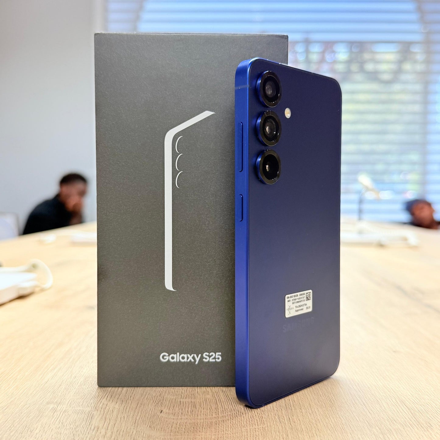 Used Samsung S25 256GB - Navy