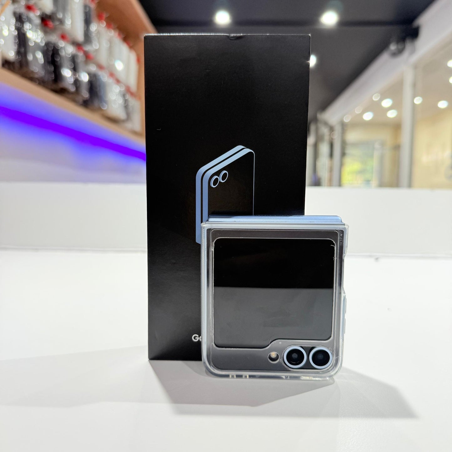 Used Samsung Z Flip 6 256GB - Blue