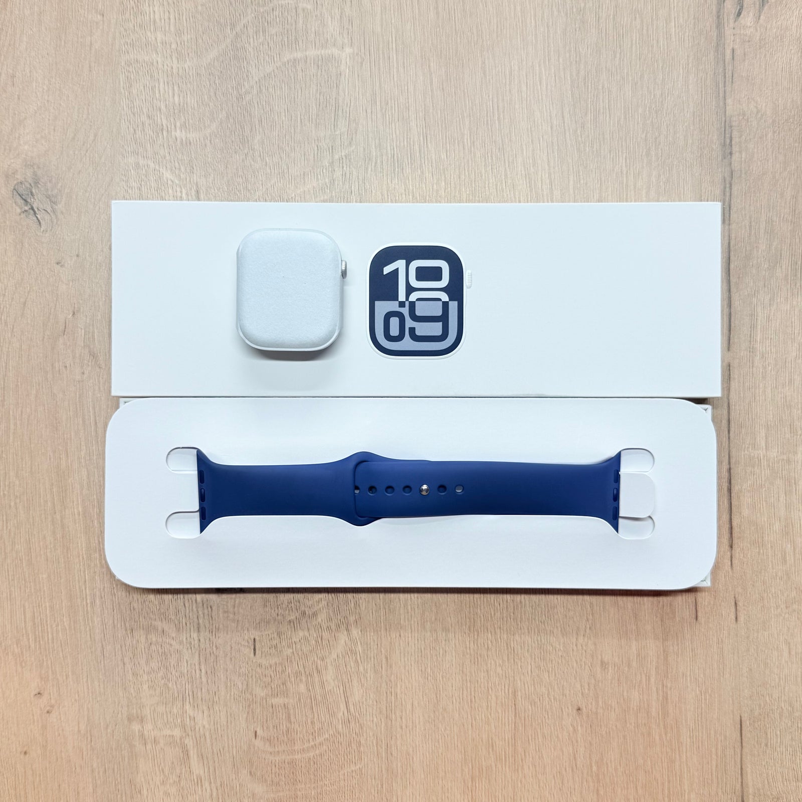 Used Apple Watch 10-46MM - Silver