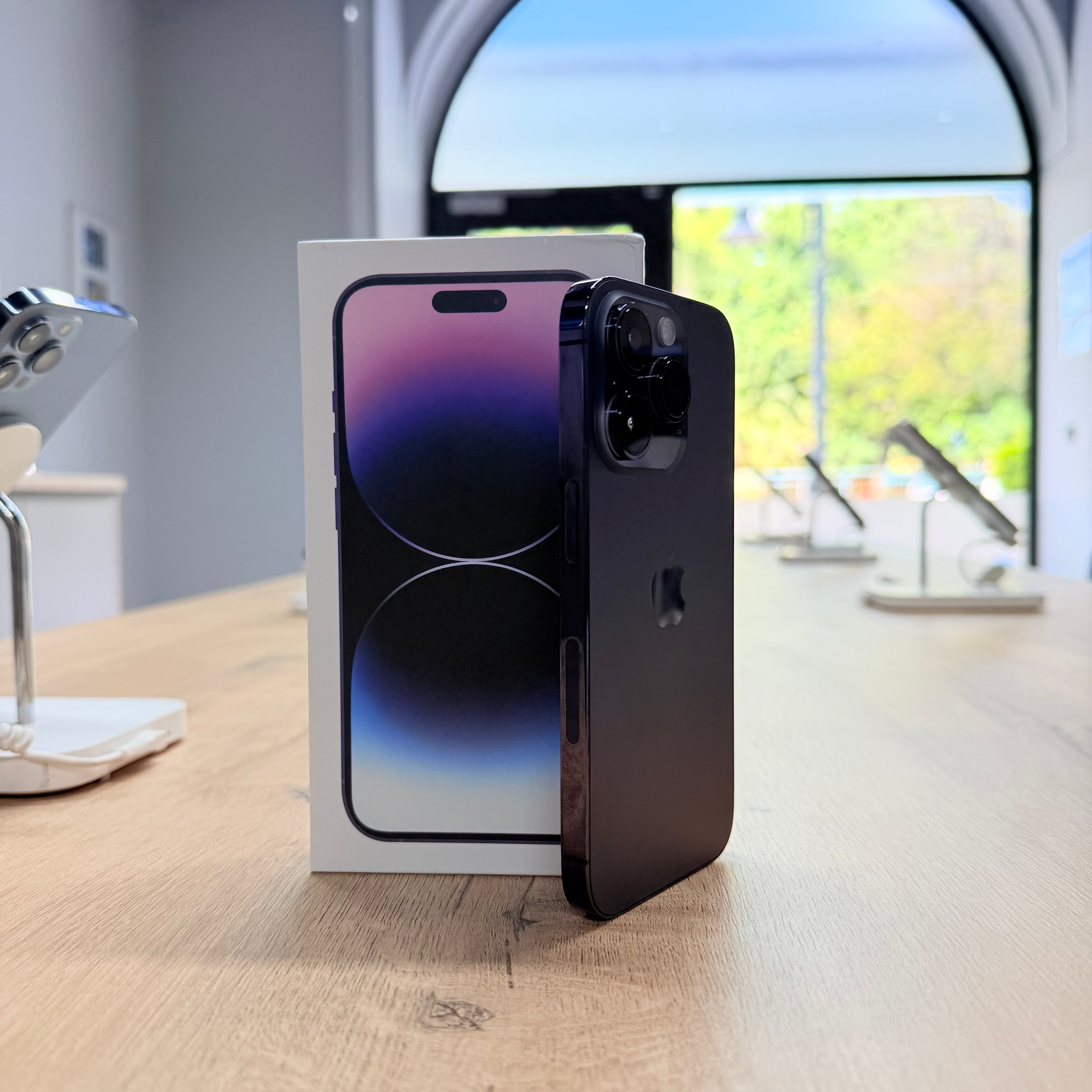 Used iPhone 14 Pro Deep Purple – 256GB (BH 100%)-thumbmail-4