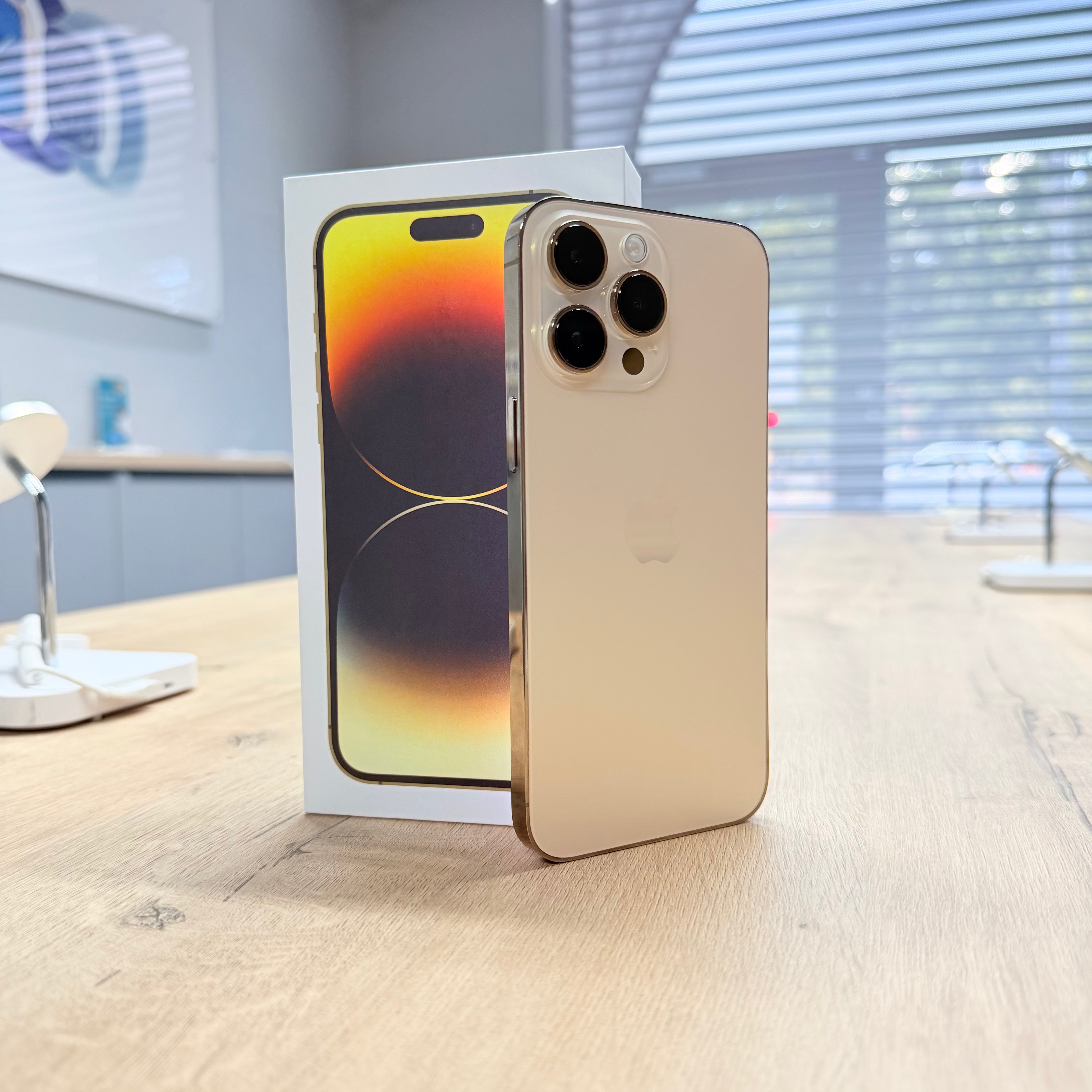 Used iPhone 14 Pro Gold – 256GB (BH 100%)-thumbmail-4