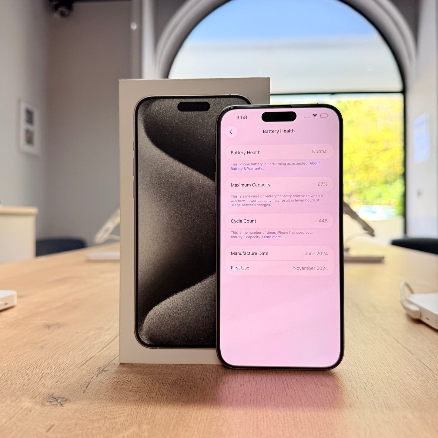 Used iPhone 15 Pro  Max 256GB - White Titanium/BH 87%