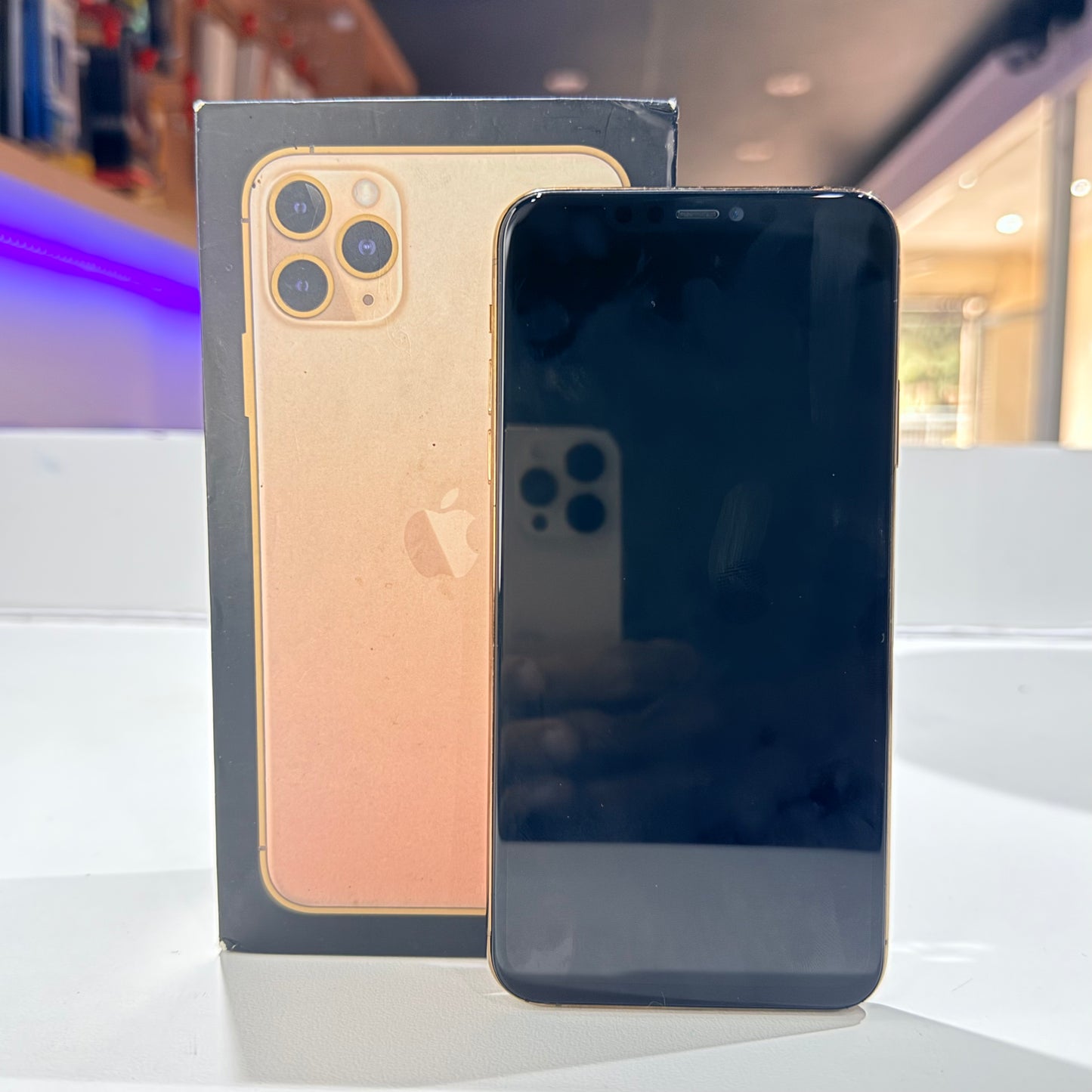 Used iPhone 11 Pro Max 256GB - Gold