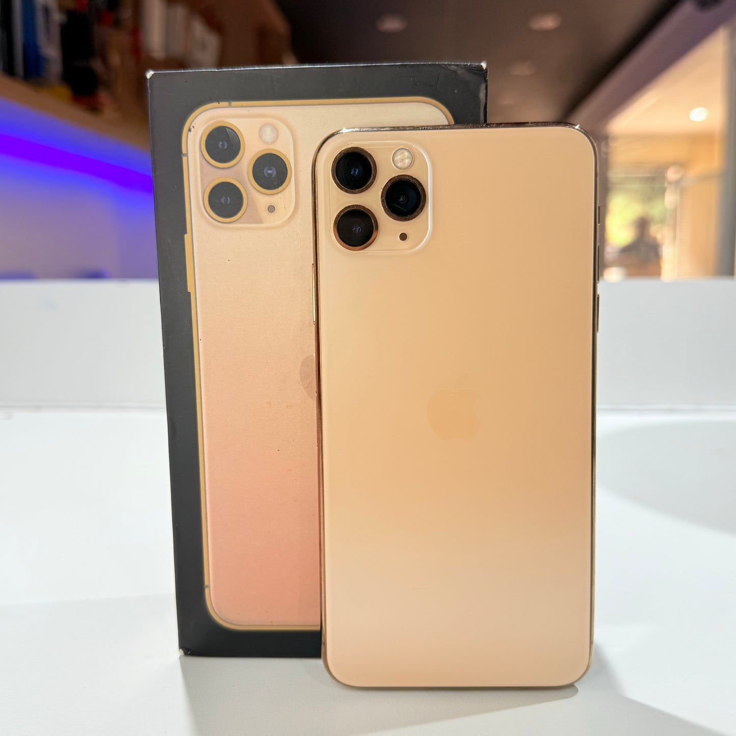 Used iPhone 11 Pro Max 256GB - Gold