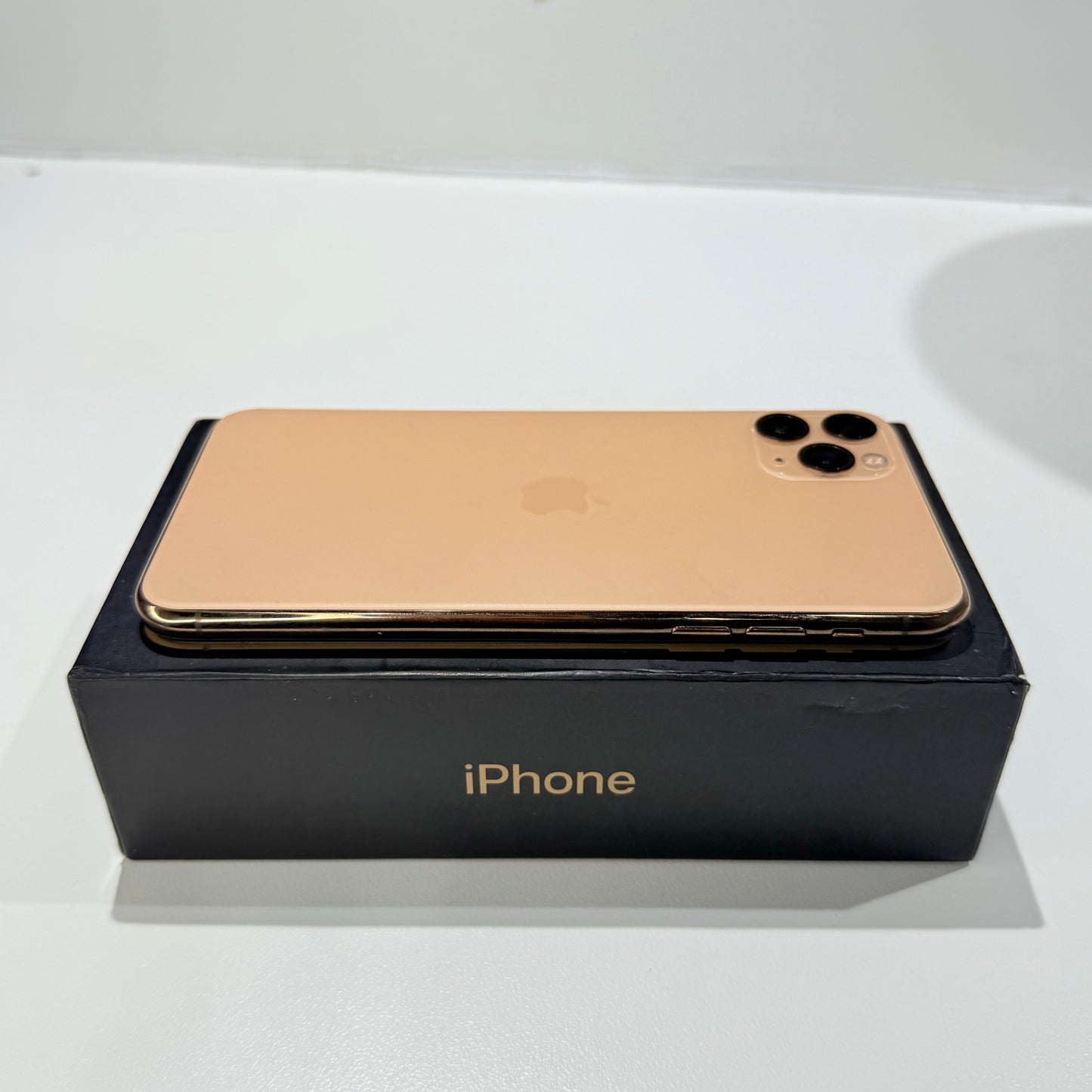 Used iPhone 11 Pro Max 256GB - Gold