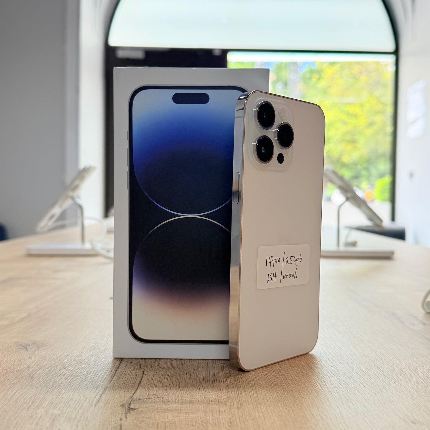 Used iPhone 14 Pro Max 256GB - Silver/ BH 100%