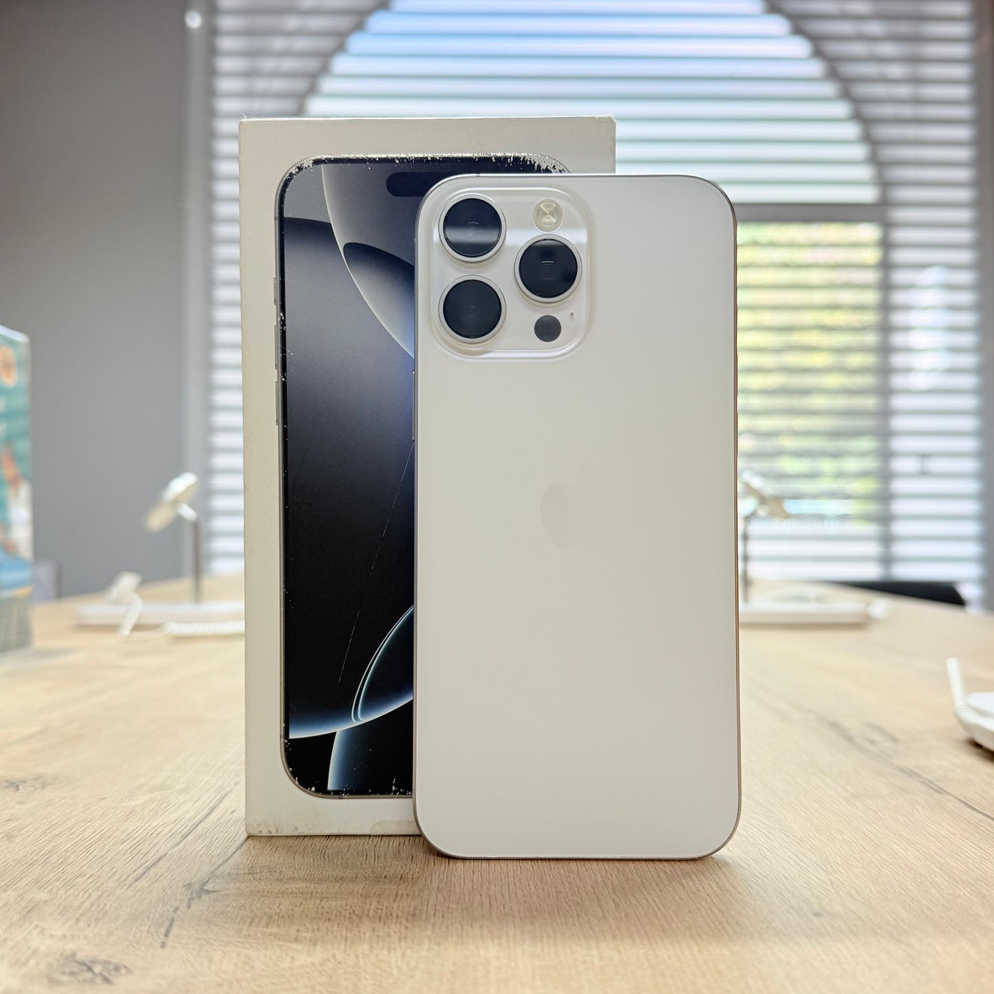 Used iPhone 16 Pro Max 256GB - White Titanium/BH 91%