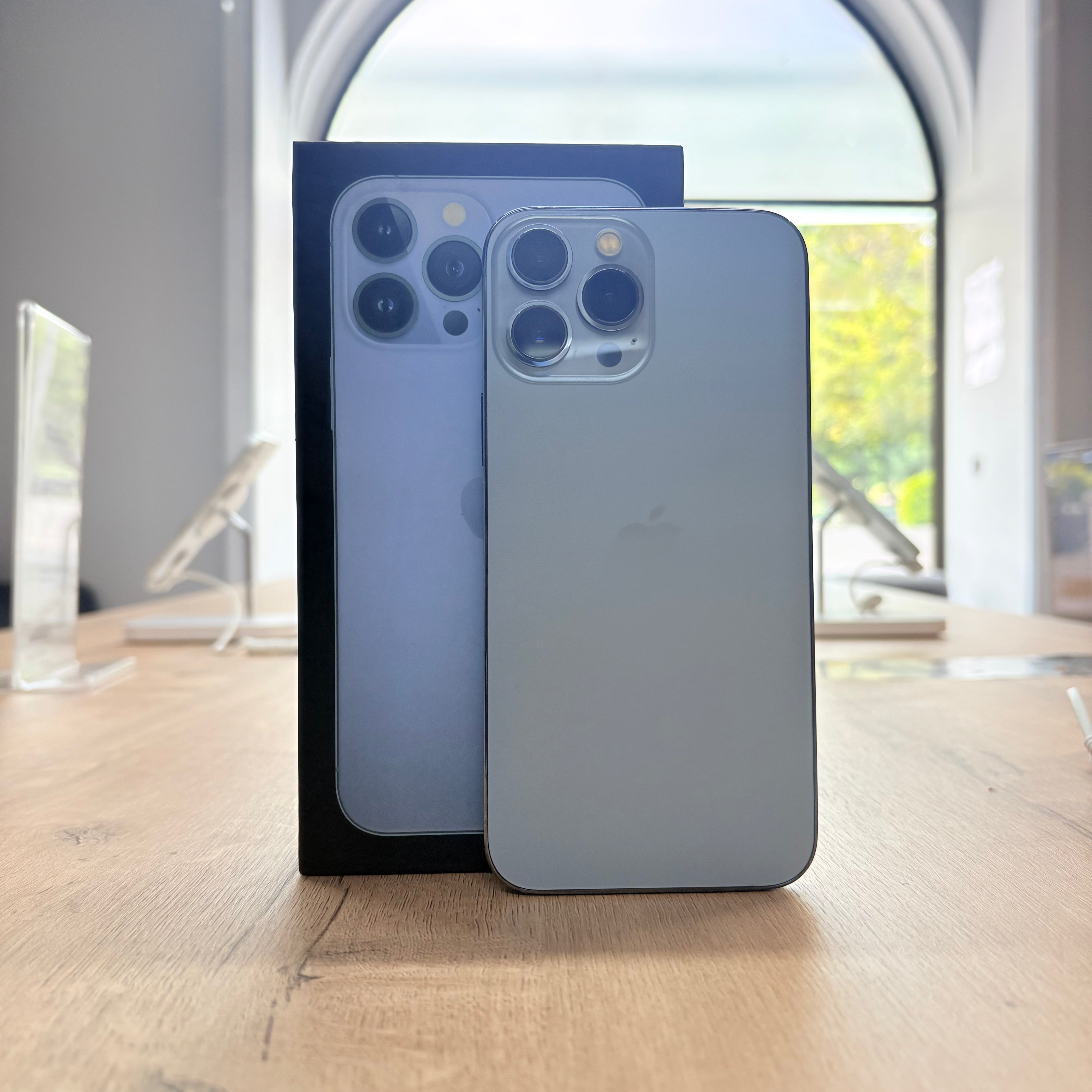 Used iPhone 13 Pro Max Sierra Blue - 128GB/BH 100%-thumbmail-3