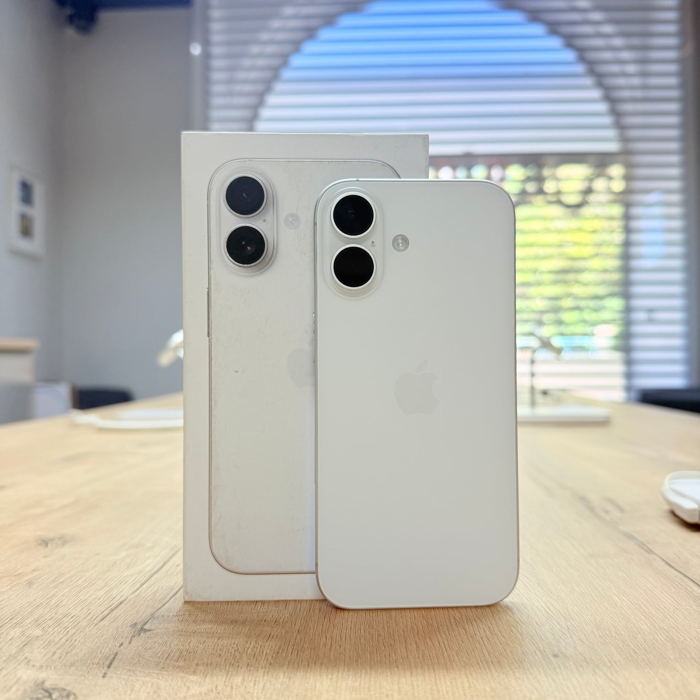 Used iPhone 17 256GB - White /BH-100%