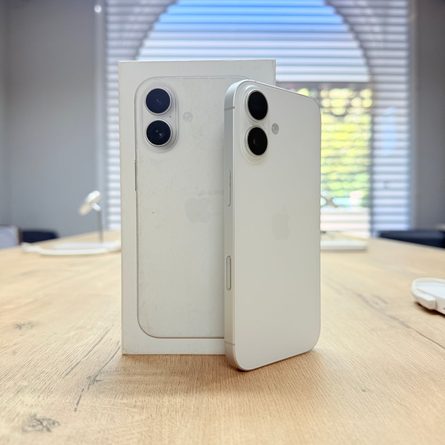 Used iPhone 17 256GB - White /BH-100%