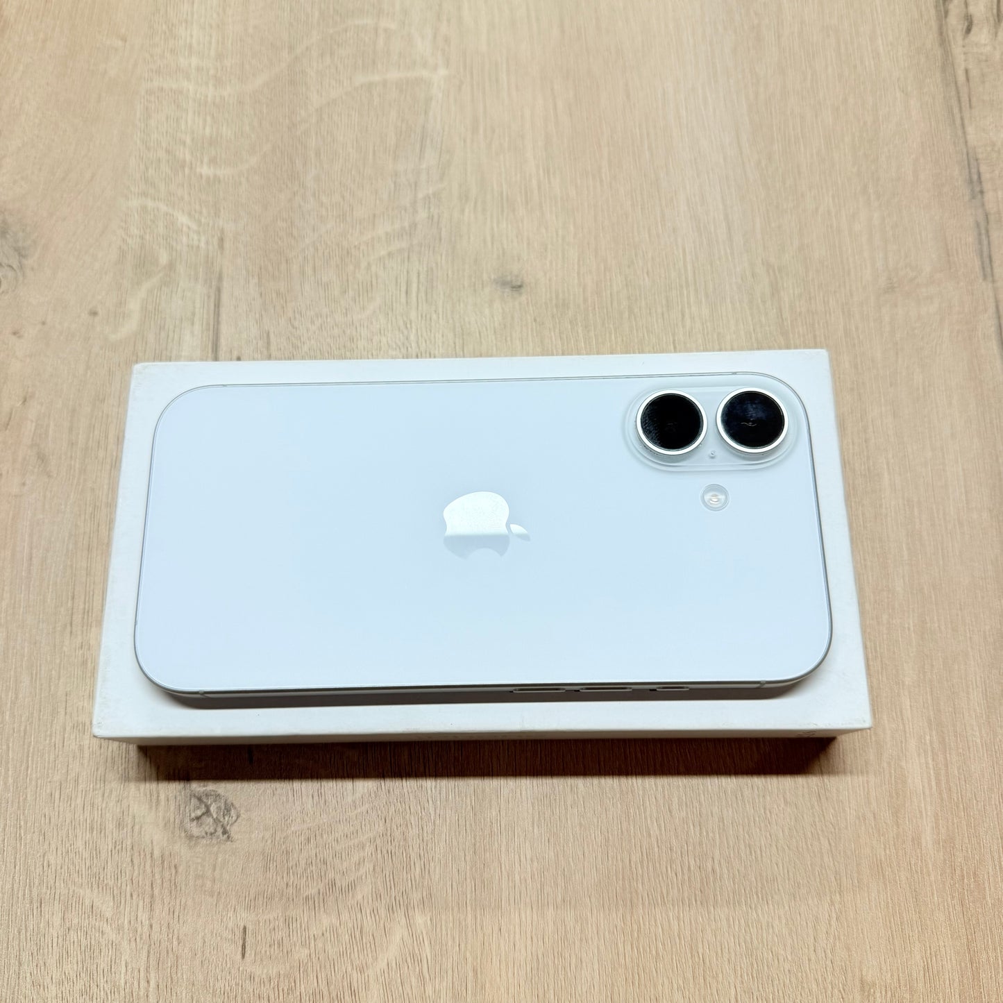 Used iPhone 17 256GB - White /BH-100%