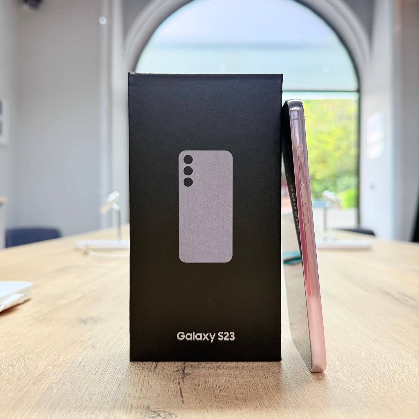 Used Samsung S23 -256GB/Lavender