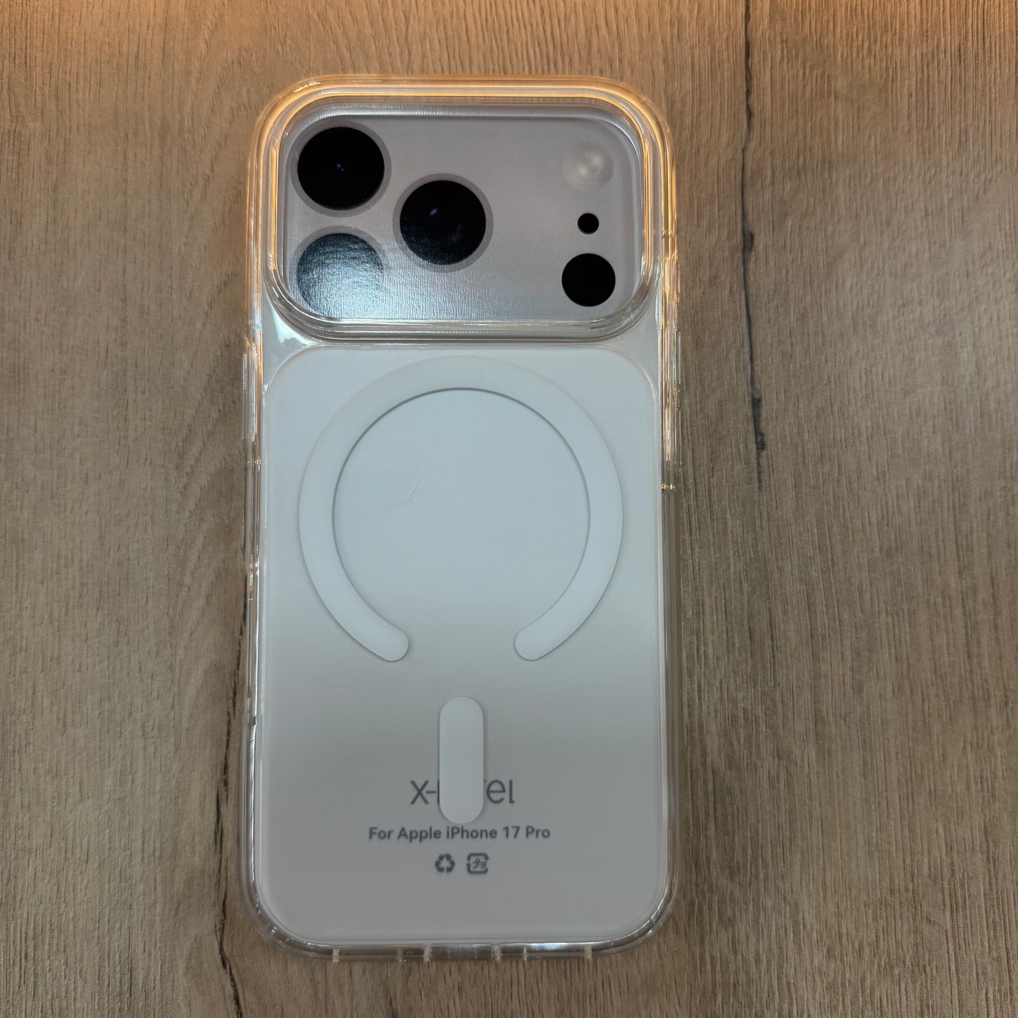 iPhone 17 Pro Max (Silicone Magnetic Case) - Clear