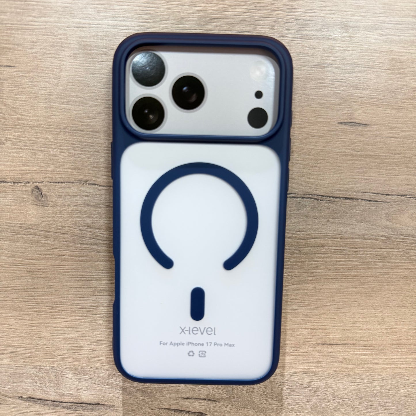 iPhone 17 Pro Max (Silicone Magnetic Case) - Clear Black