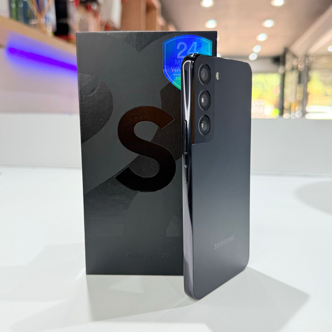 Used Samsung S22 - 256GB