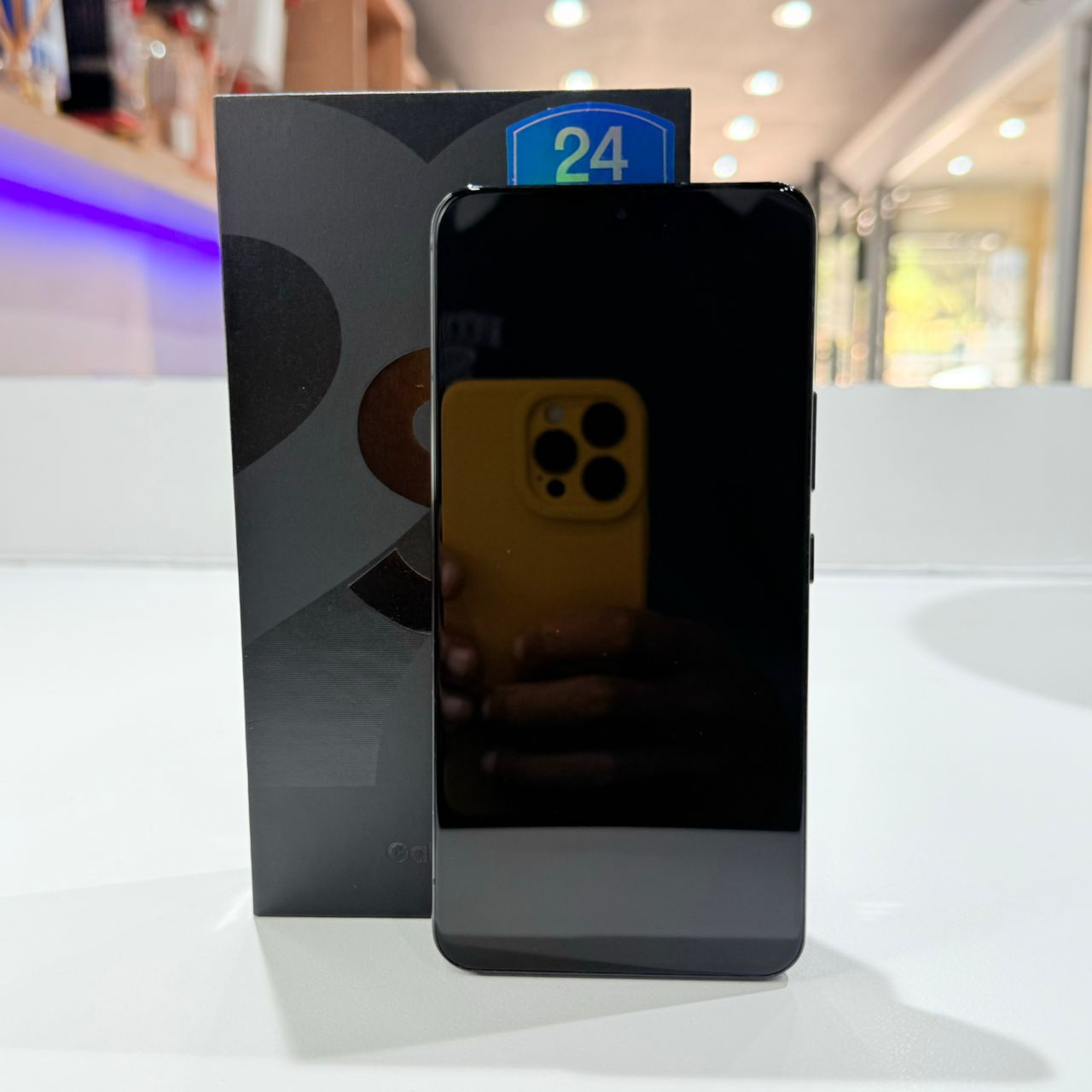 Used Samsung S22 - 256GB