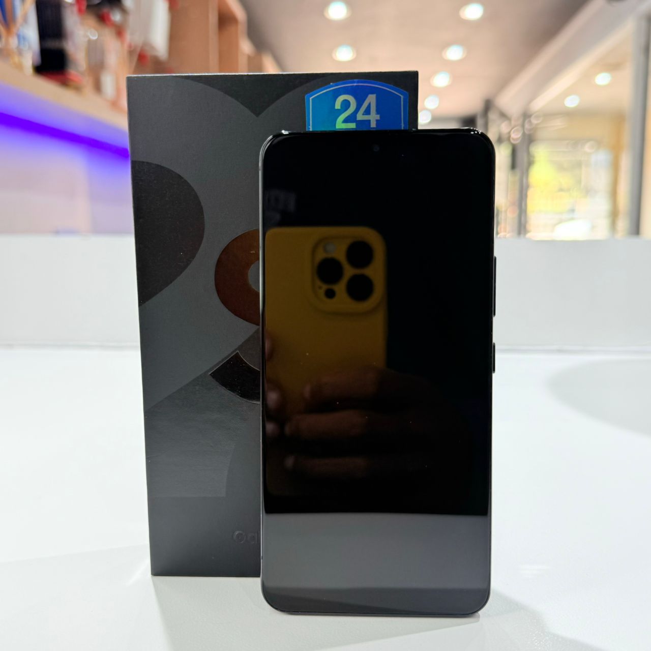 Used Samsung S22 - 256GB