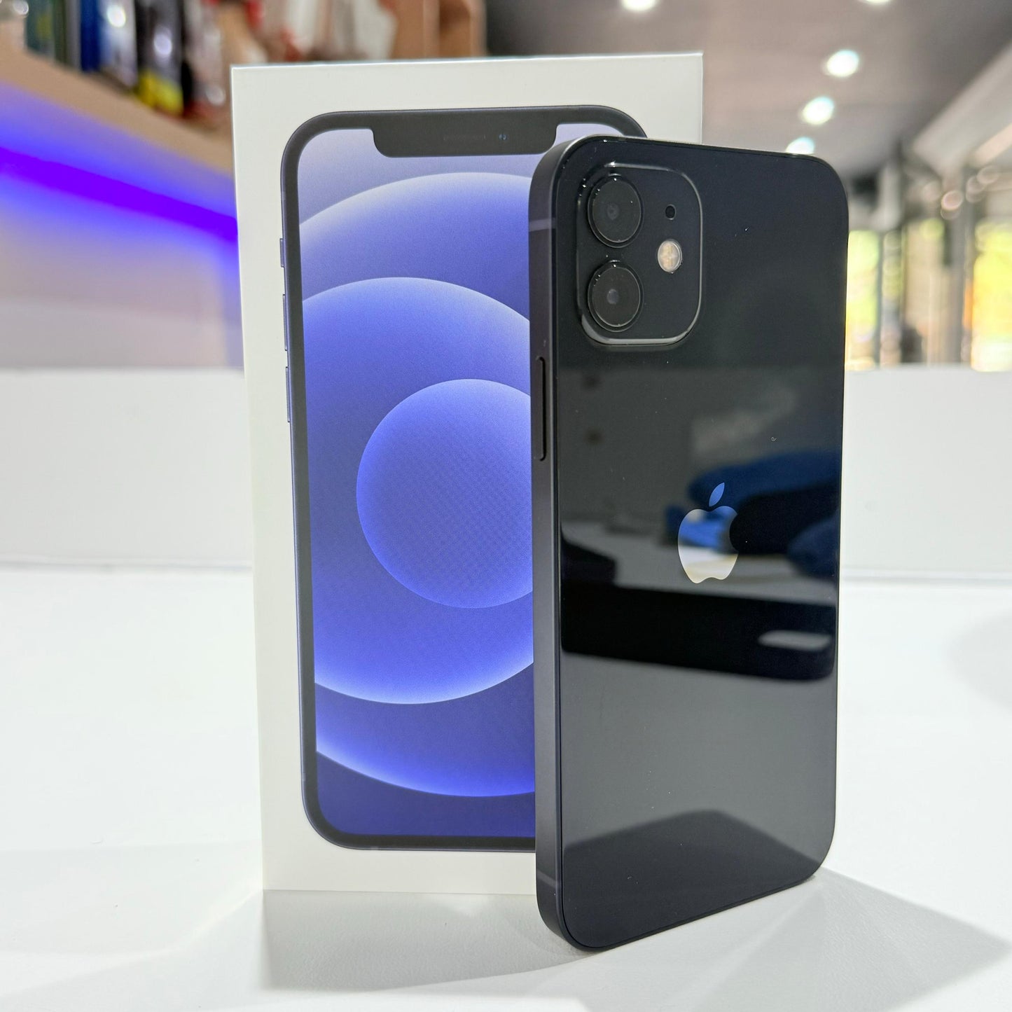 Used iPhone 12 - 64GB