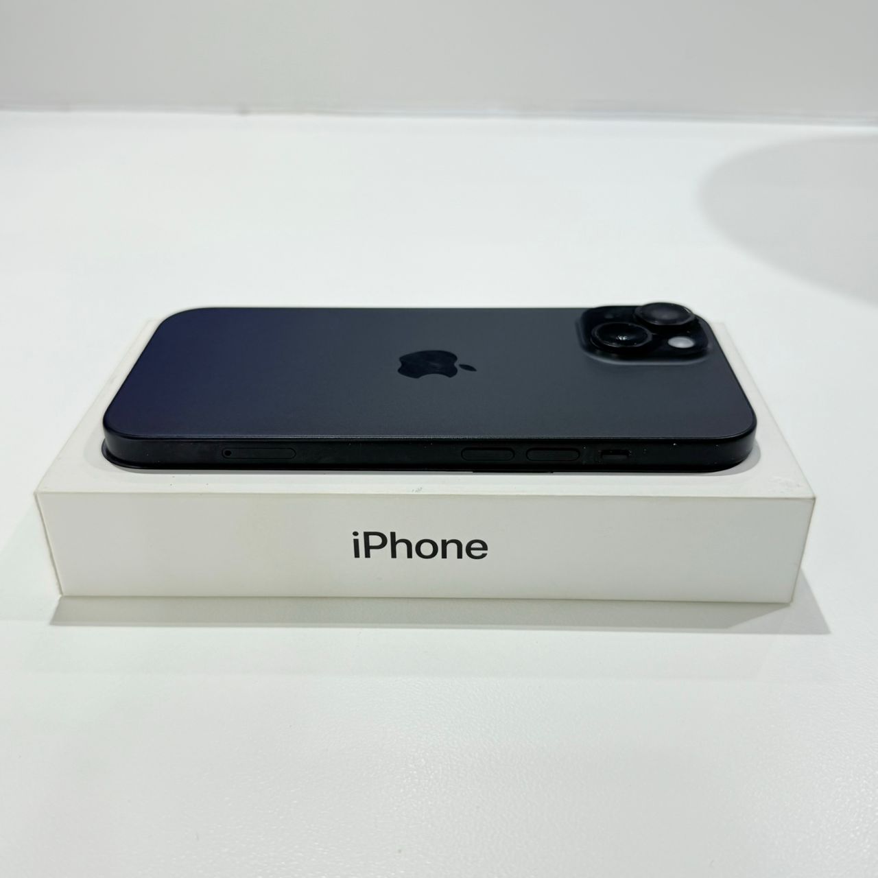 Used iPhone 15 128GB - Black