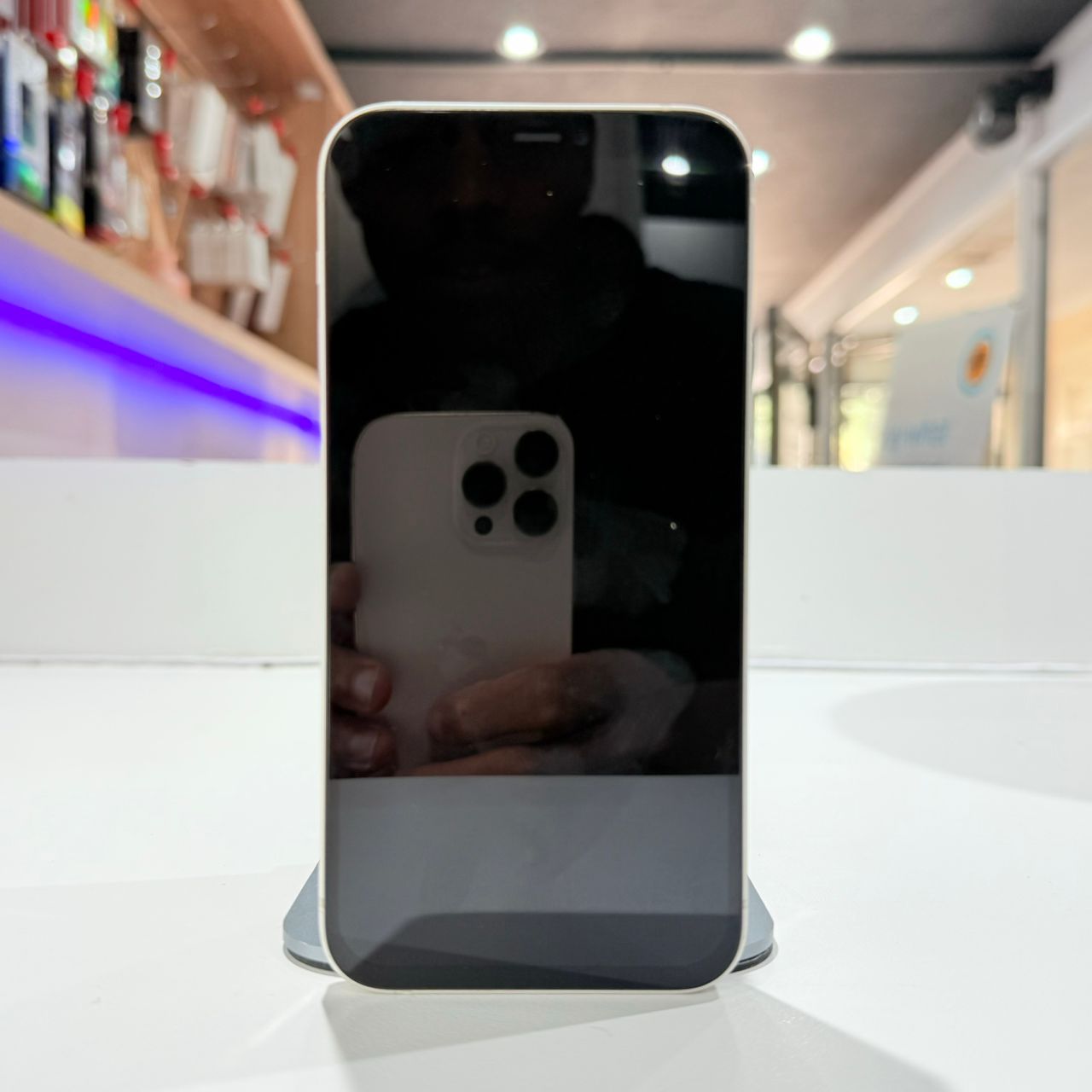 Used iPhone 12 128GB - White