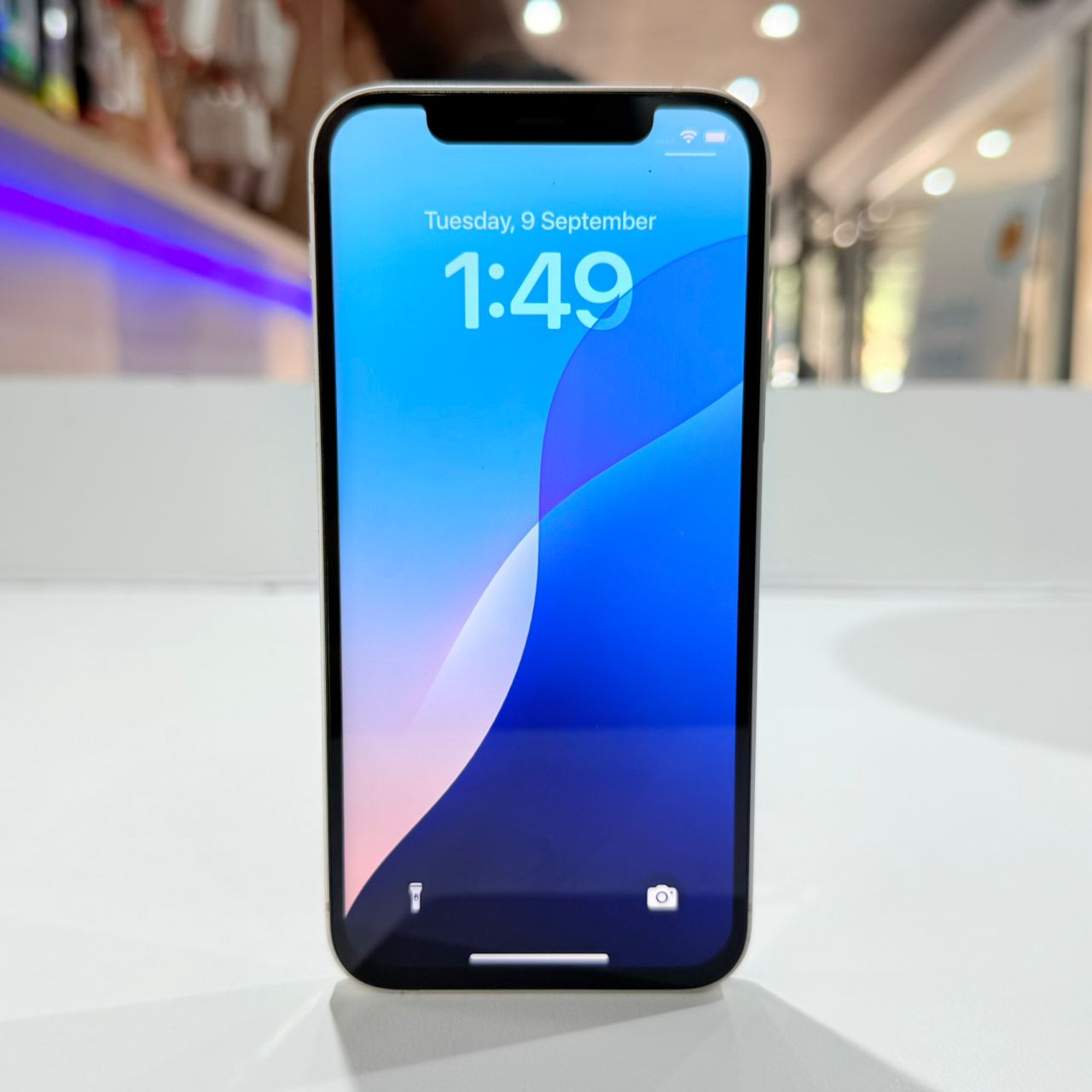 Used iPhone 12 128GB - White