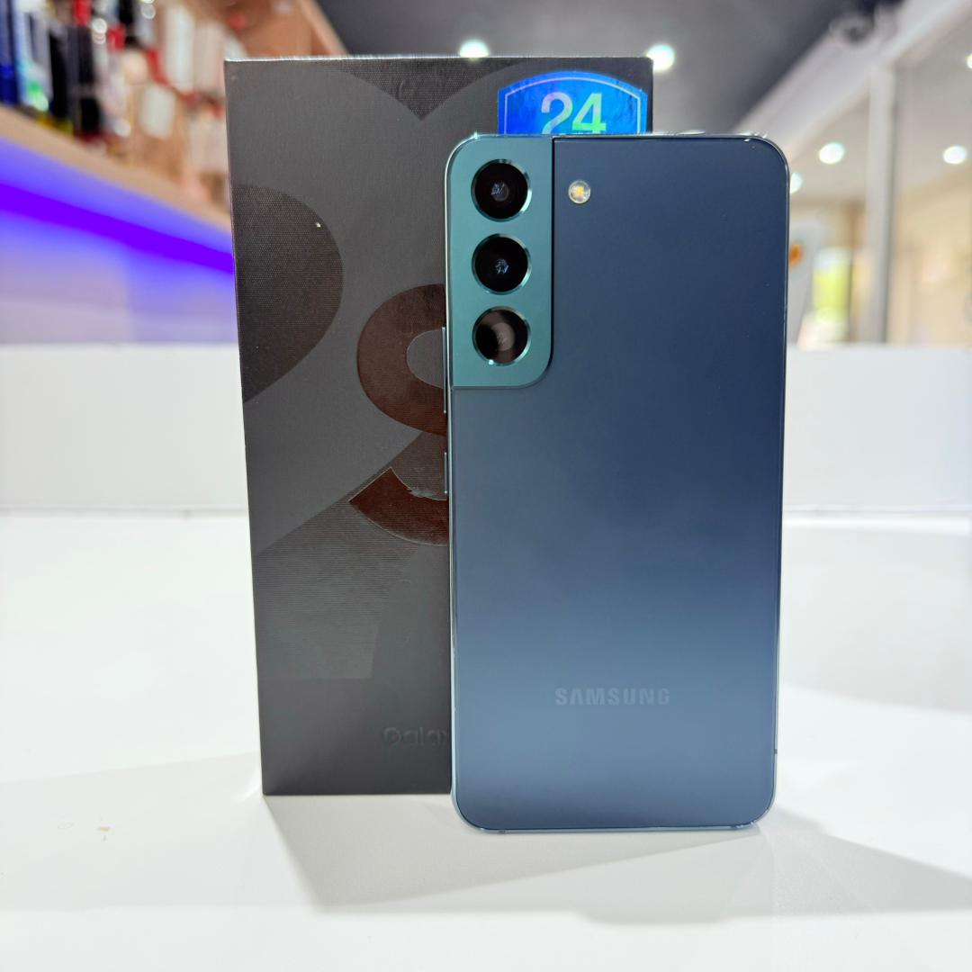 Used Samsung S22 256GB - Green