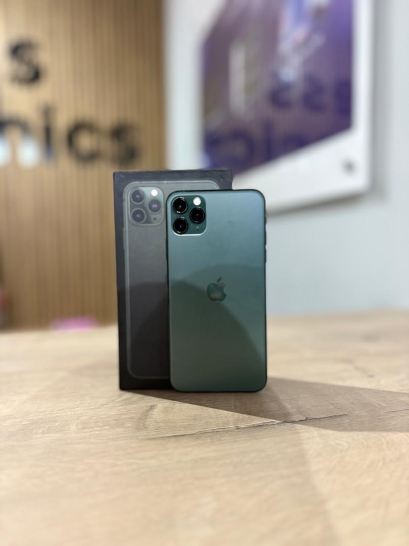 Used iPhone 11 Pro Max 256GB - Midnight Green