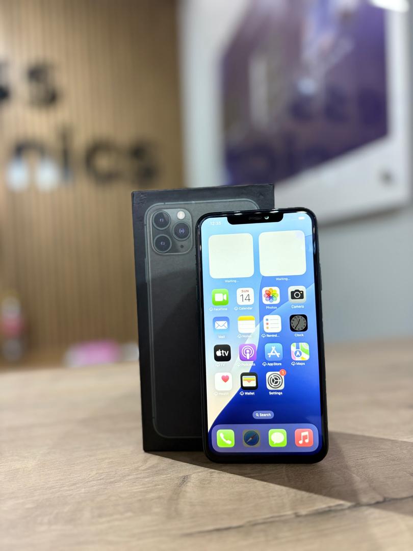 Used iPhone 11 Pro Max 256GB - Midnight Green