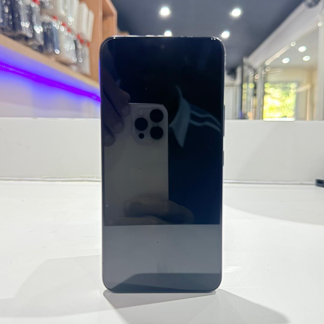 Used Samsung S22 128GB- Phantom Black