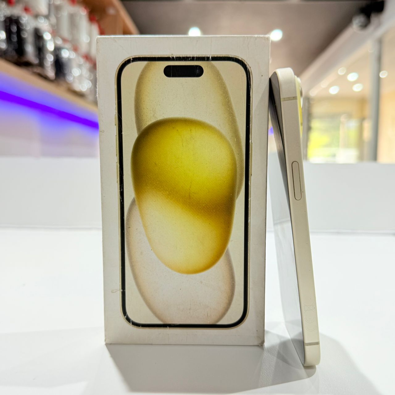 Used iPhone 15 128GB - Yellow