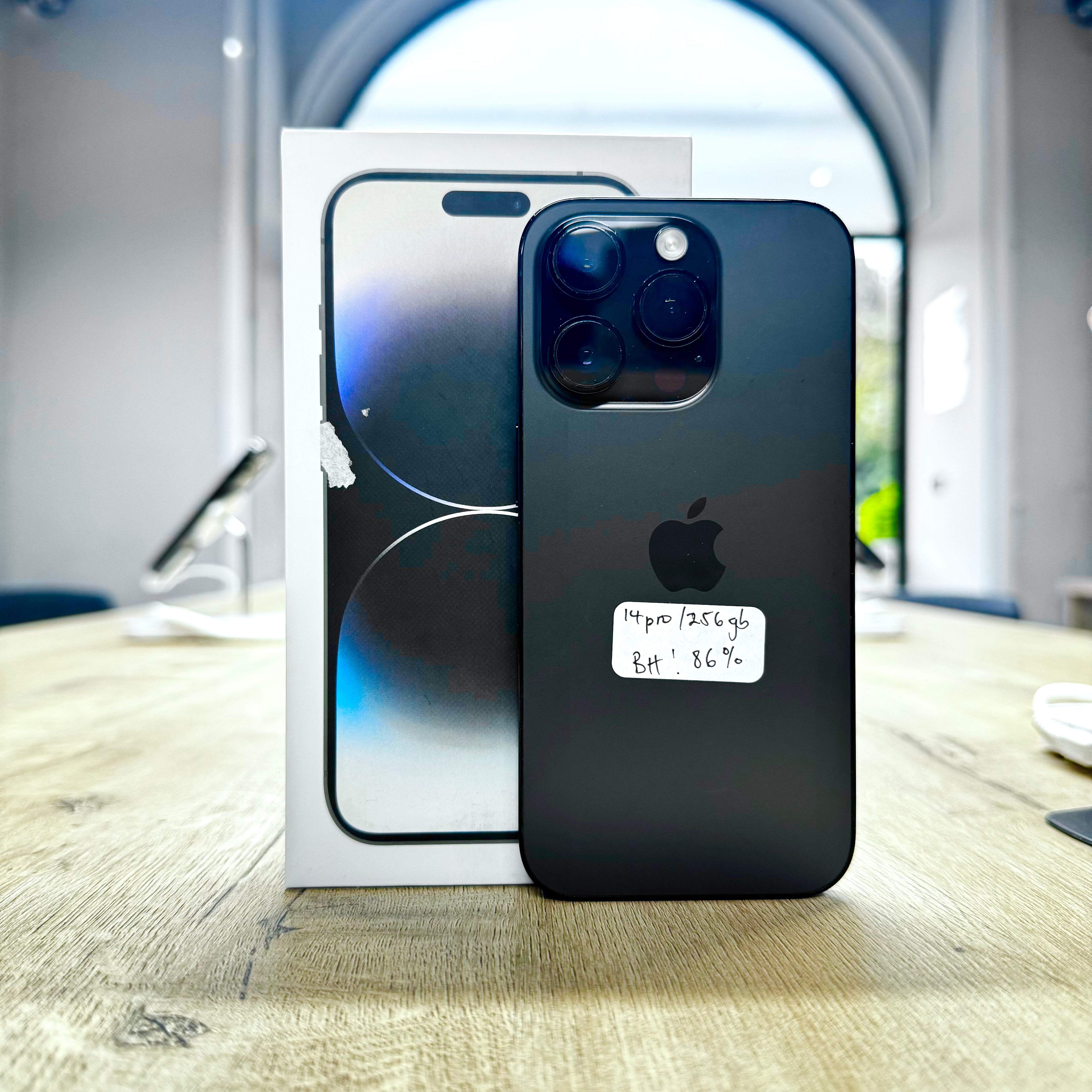 Used iPhone 14 Pro Space Black – 256GB (BH 86%)-thumbmail-3