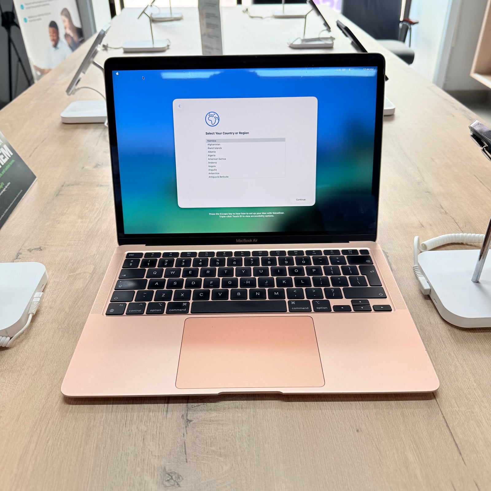 Used MacBook Air Gold - 256GB