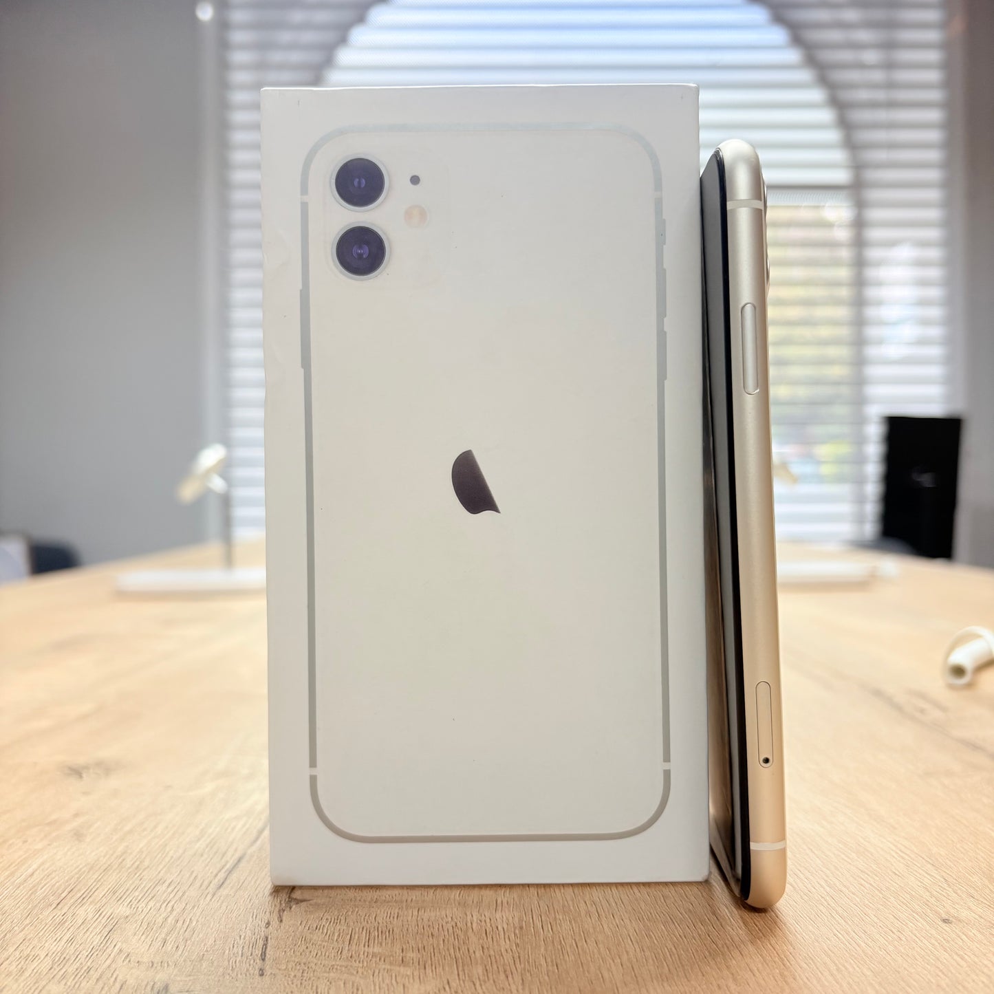Used iPhone 11 White - 128GB/BH 100%