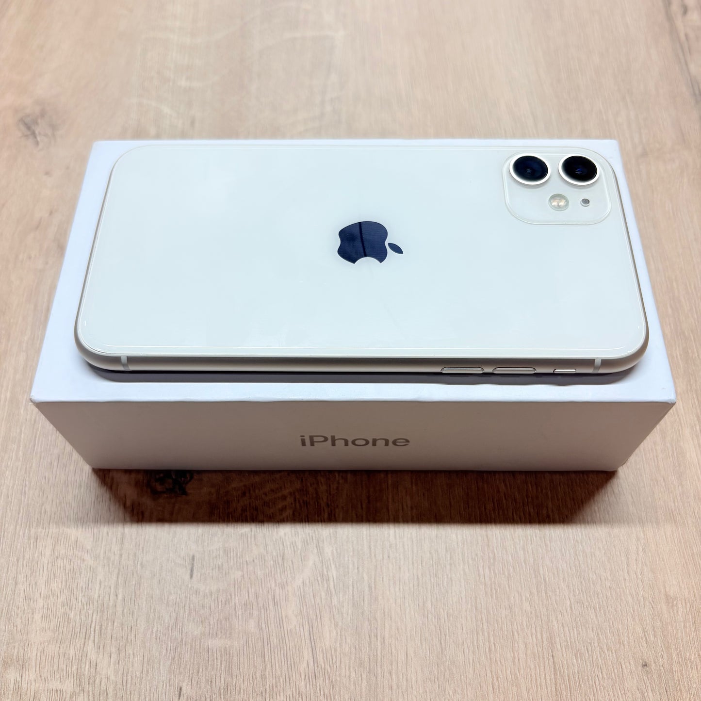 Used iPhone 11 White - 128GB/BH 100%
