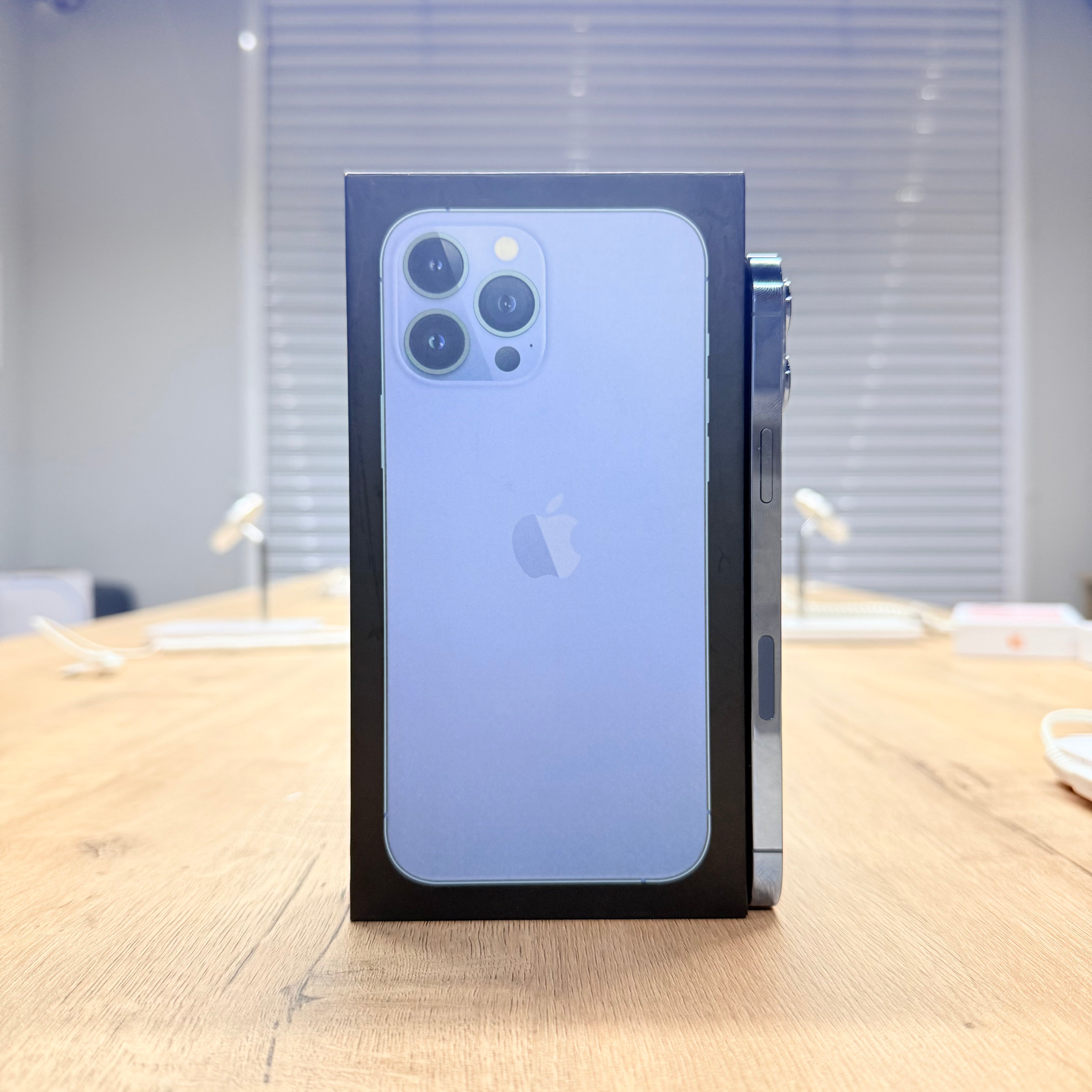 Used iPhone 13 Pro Max Sierra Blue – 256GB (BH 94%)-thumbmail-4