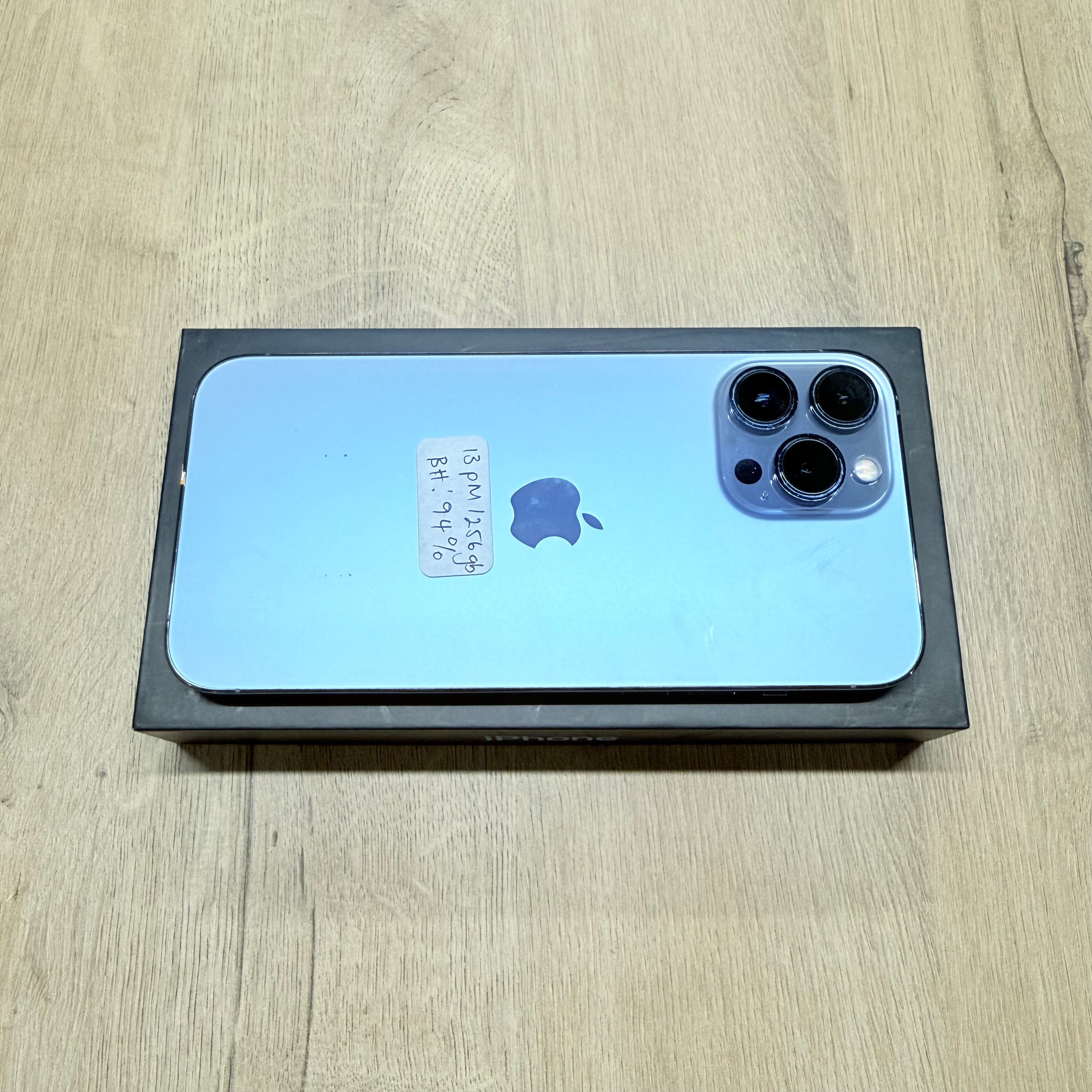 Used iPhone 13 Pro Max Sierra Blue – 256GB (BH 94%)-thumbmail-5