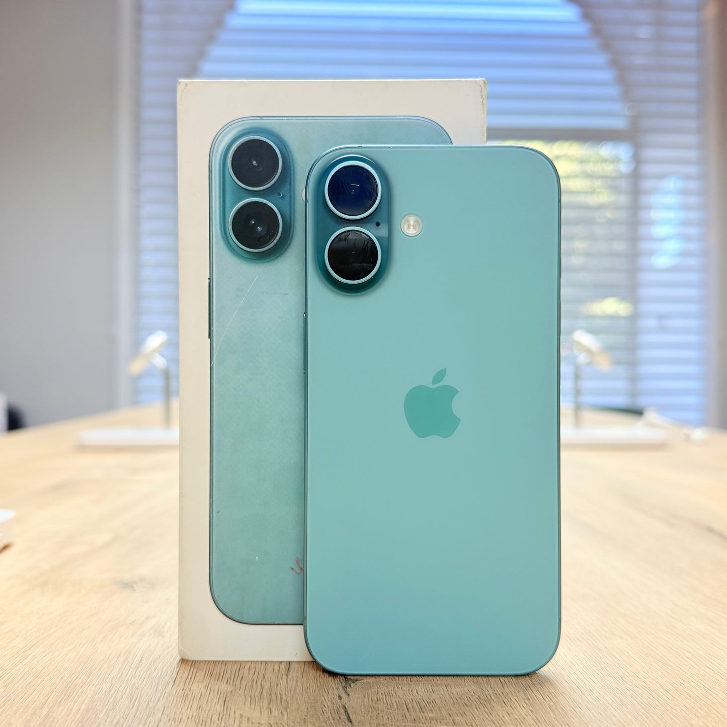 Used iPhone 16 Teal - 256GB/BH 89%
