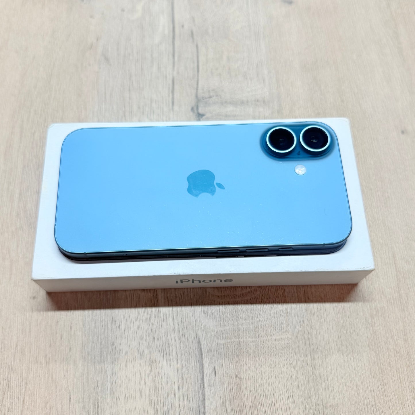 Used iPhone 16 Teal - 256GB/BH 89%