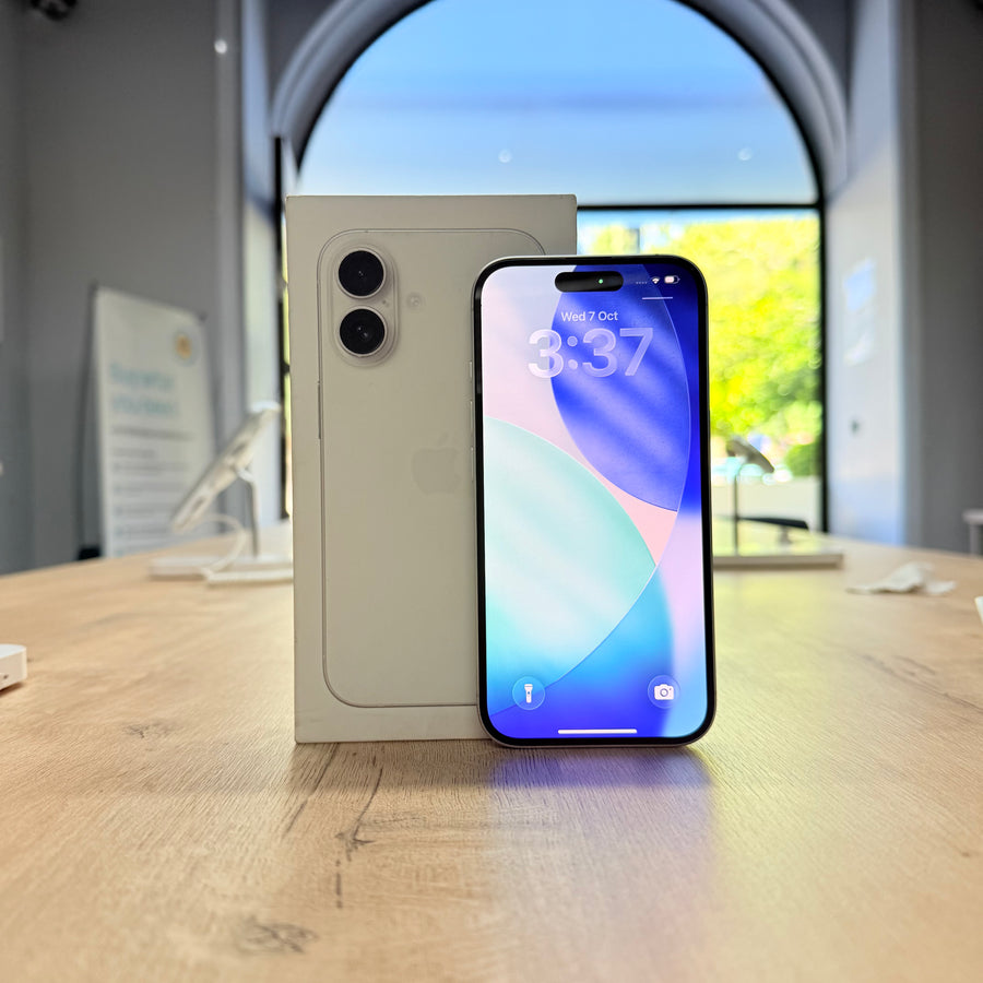 Used iPhone 16 White - 256GB