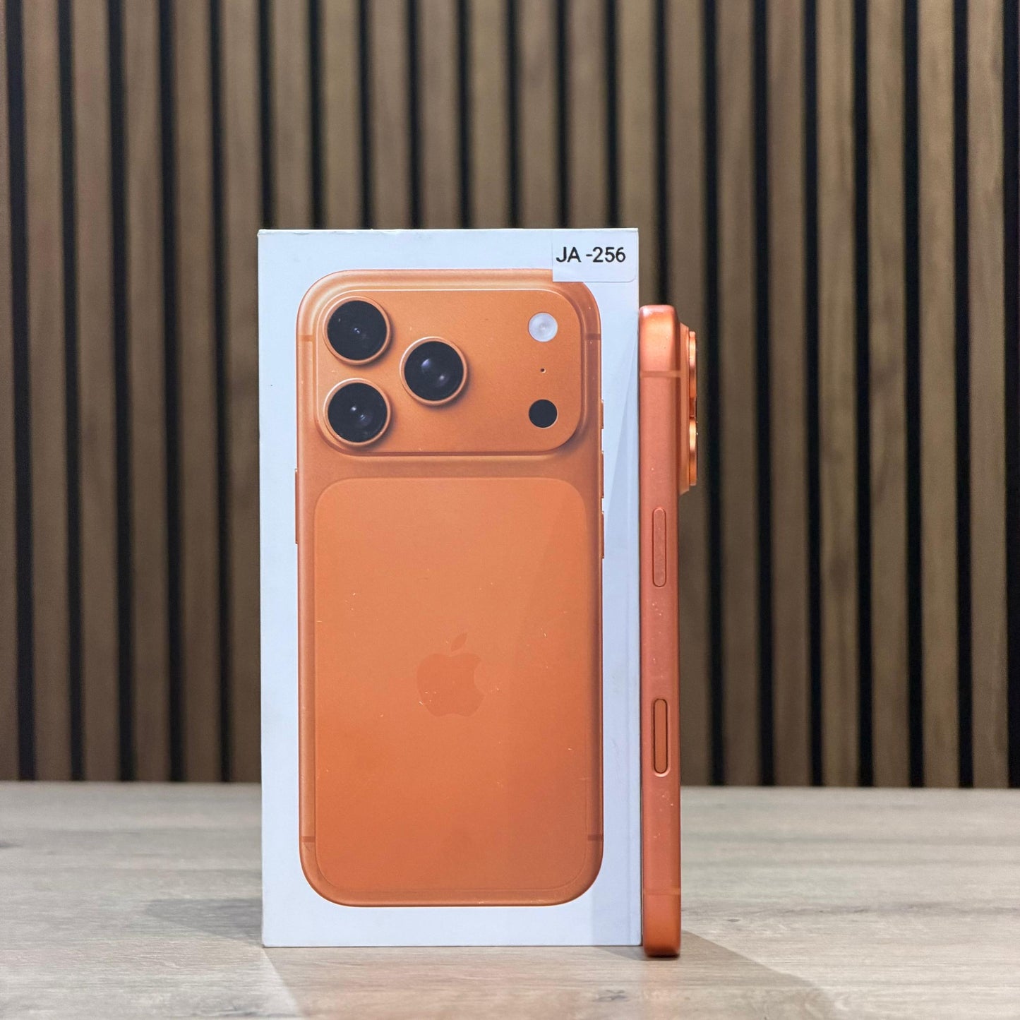 Used iPhone 17 Pro Cosmic Orange - 256GB/BH 100%