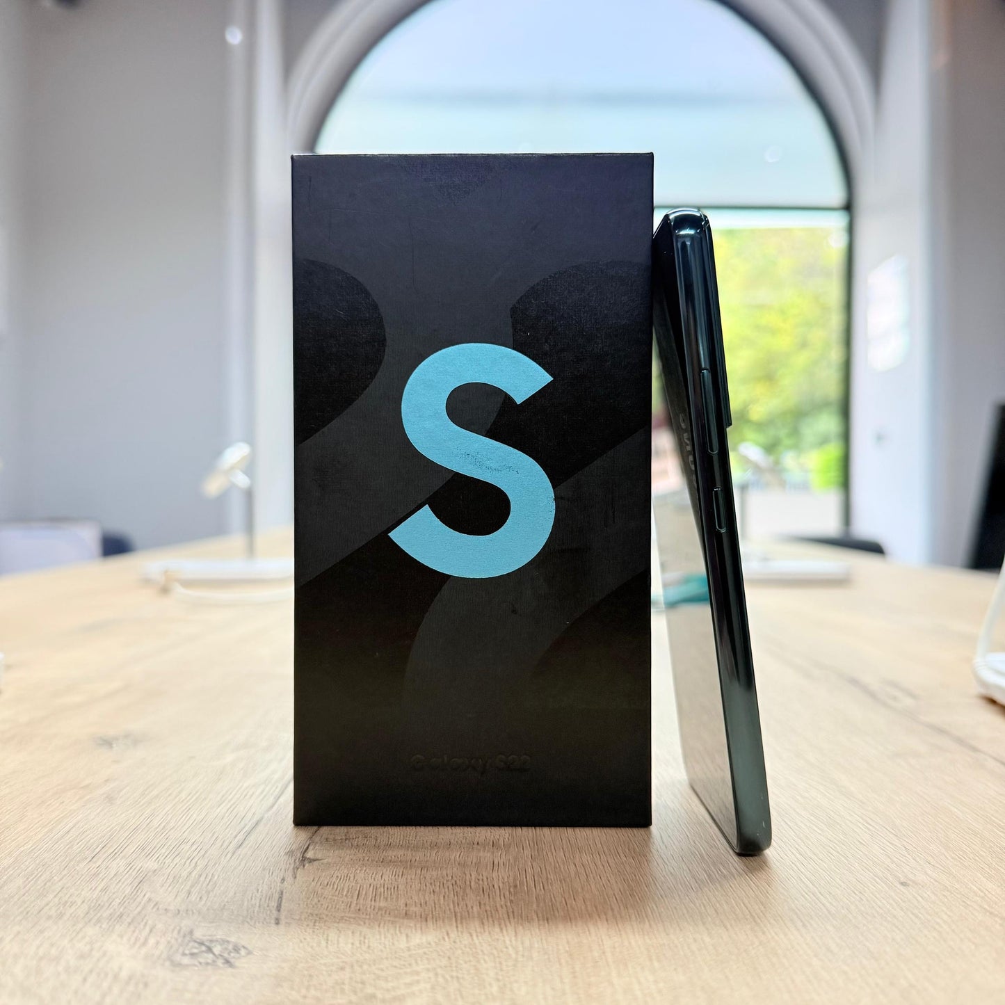 Used Samsung S22 - 256GB/ Green